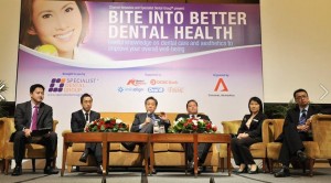 dental-specialists-on-stage