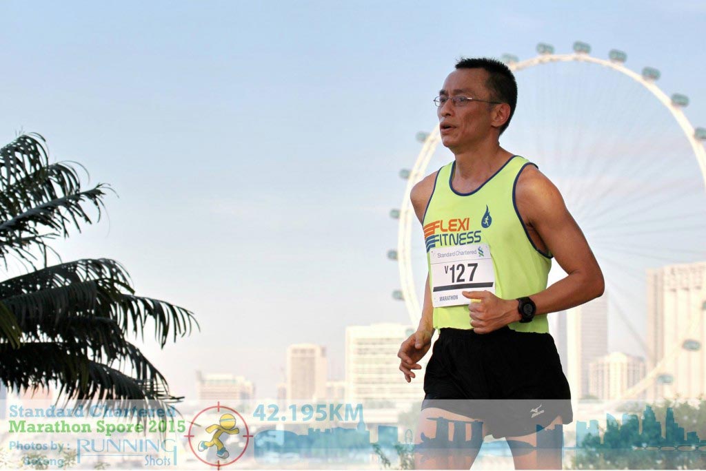 Dr Ansgar Cheng di Standard Charted Marathon Singapore 2015