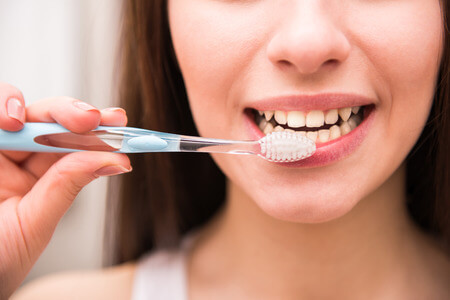 02 5 Tips Menyikat Gigi yang Efektif